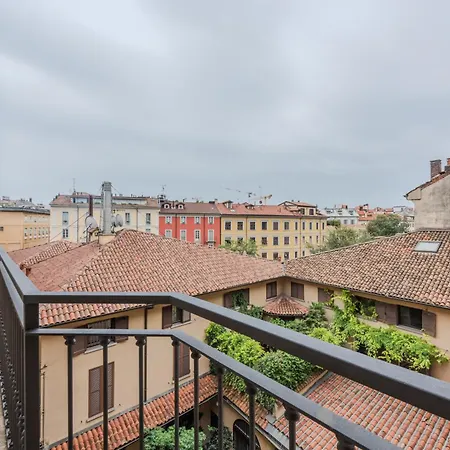 Apartment Porta Garibaldi Antique Charm *