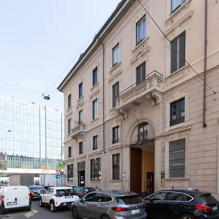 Porta Garibaldi Antique Charm Apartment