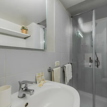 Porta Garibaldi Antique Charm Apartment *